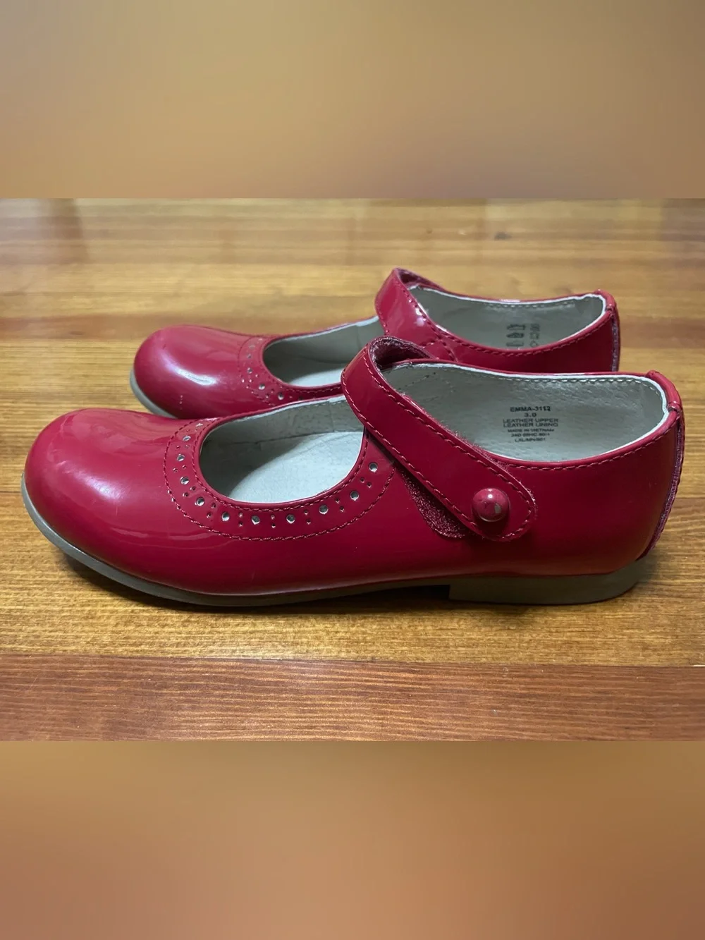 FootMates Emma Red Patent Leather Mary Jane Girls Dress Shoes Size 3